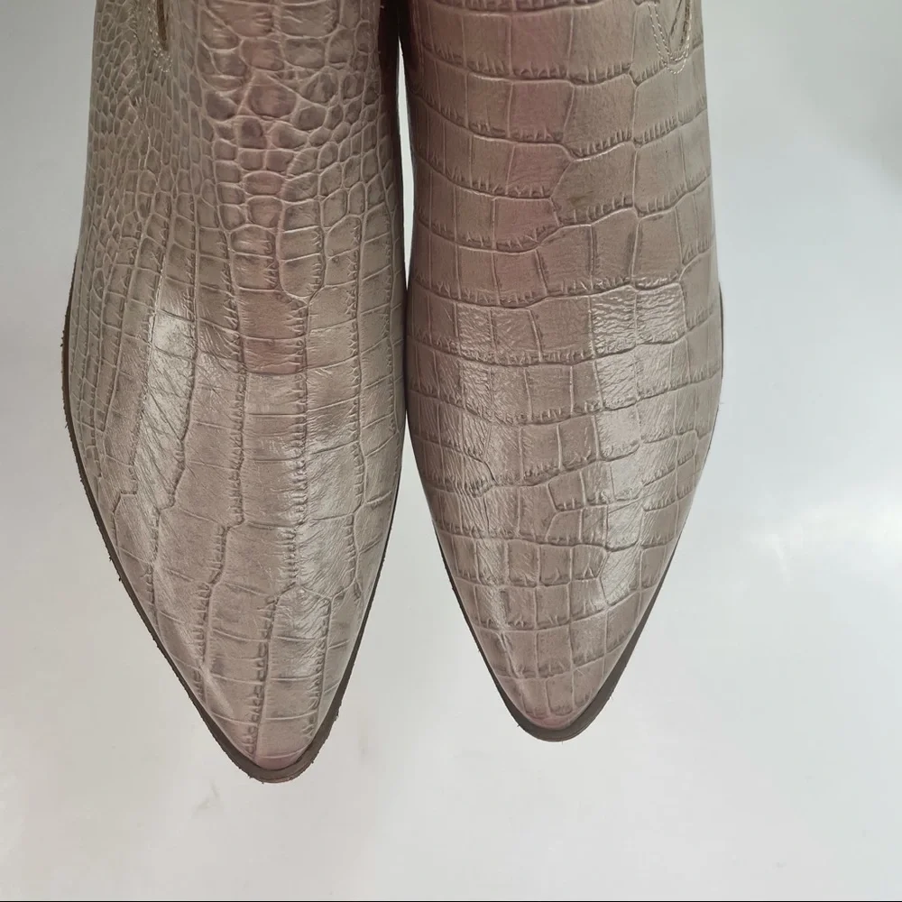 Kaanas Amarone Croc-Embossed Texan Booties‎ Size 6